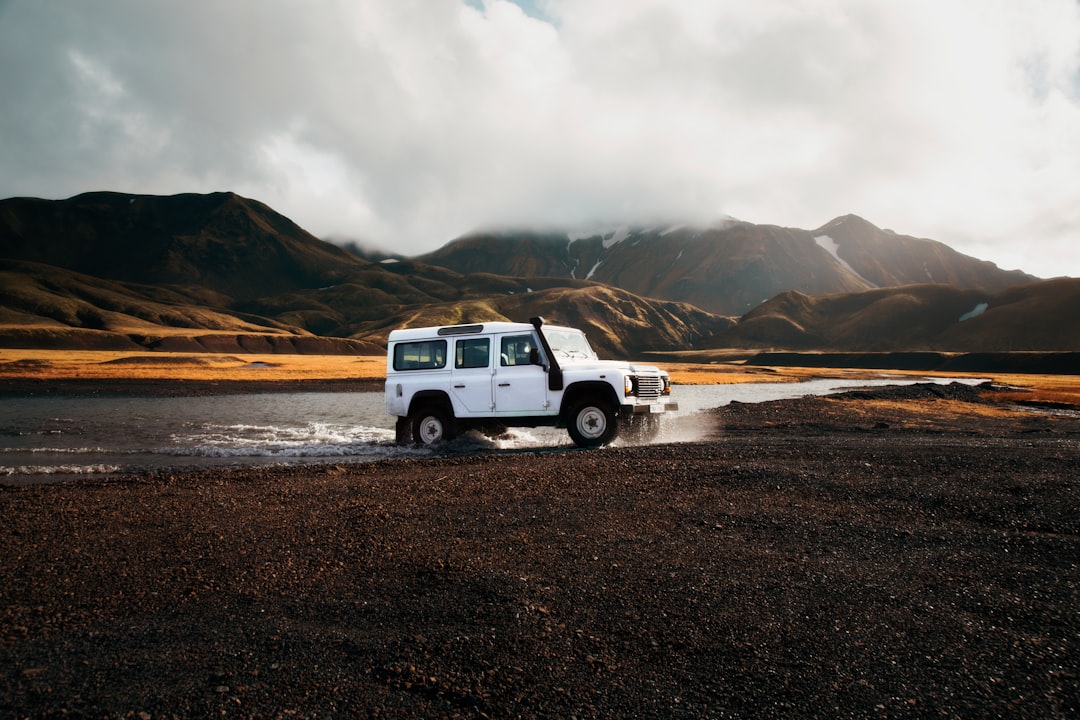 découvrez comment comparer les tarifs d'assurance auto pour trouver la meilleure couverture à un prix compétitif. profitez de conseils d'experts et d'astuces pour réduire vos primes et assurer votre véhicule en toute sérénité.